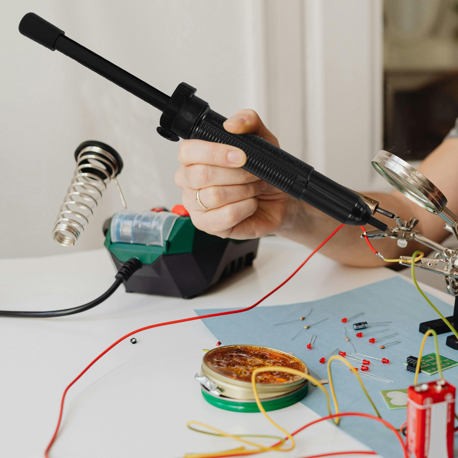 Black Handheld Manual Desolder - Diy Electronics Tools recensione e prezzo