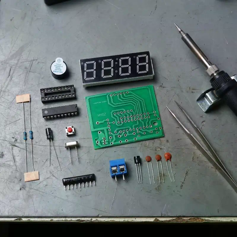 DIY Digital LED Clock Kit 4 Di - Diy Electronics Workshop recensione e prezzo